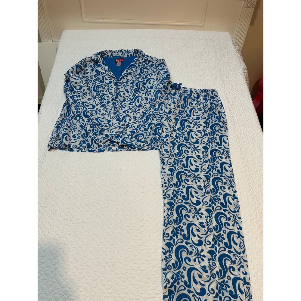 FRANKIE & JOHNNIE WOMENS BEAUTIFUL PAISLEY BLUE( New without tags) Pajamas - 2XL